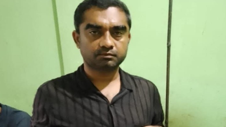 রোগীদের জন্য ২৩ বছর ধরে রক্ত সংগ্রহই তার কাজ...