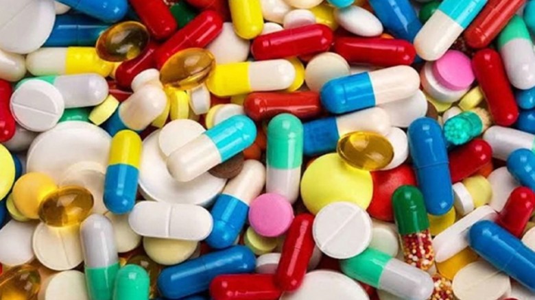 ওষুধের বাজারে স্বস্তি: দাম কমলো অ্যান্টিবায়োটিক-গ্...