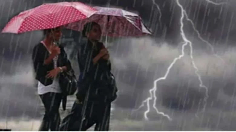 দেশের ৭ অঞ্চলে বজ্রবৃষ্টির আভাস, নদীবন্দরে সতর্কসং...