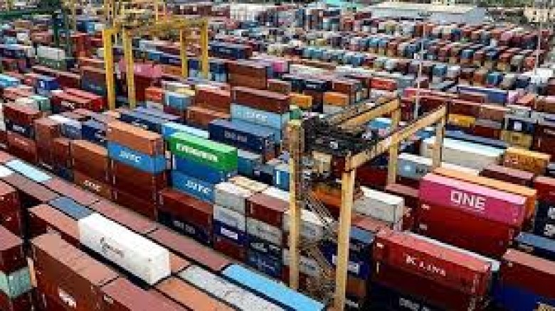 চট্টগ্রাম বন্দরে পণ্যবাহী কনটেইনারের ভয়াবহ জট...