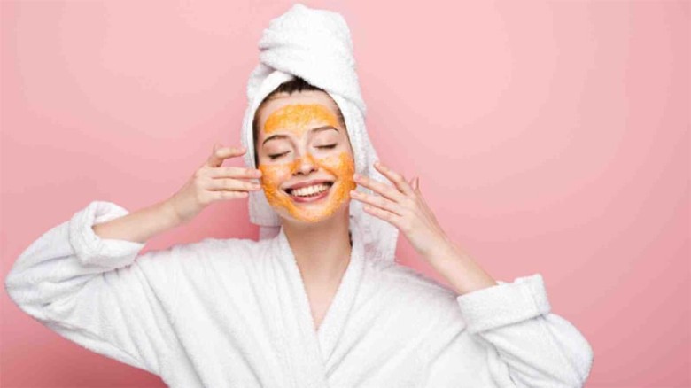 প্রাকৃতিক ফেসিয়াল: বেদানা, কলা, পেঁপে ও কমলালেবুর ...