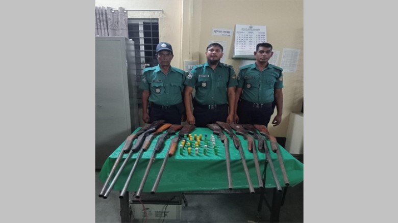 শুঁটকির মোড়ে প্লাস্টিক বস্তায় মিলল ১০ বন্দুক ও ৩৬ ...