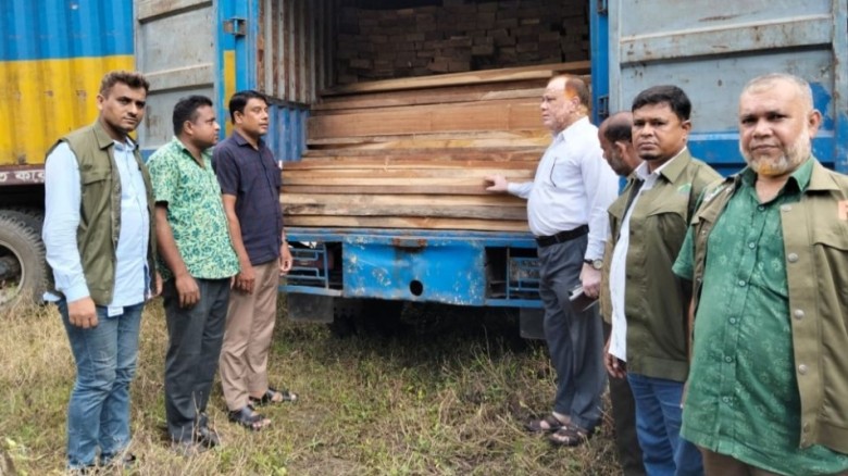 কুমিল্লায় বন বিভাগের সাঁড়াশি অভিযানে ৬ লাখ টাকার...