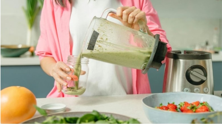 ব্লেন্ডার ব্যবহার: ভর্তা, মসলা বাটায় সময় ও পরিশ্রম...