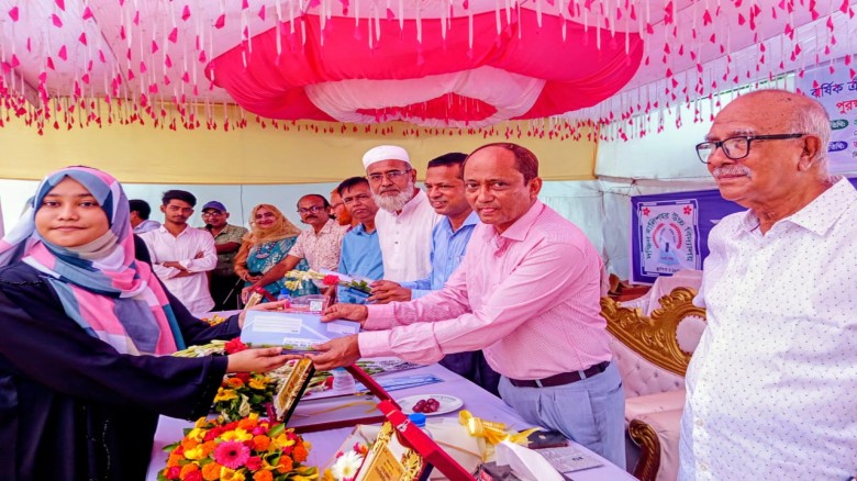 এস.এস.সি সংবর্ধনা ও বার্ষিক পুরস্কার বিতরণ: আলোকিত...