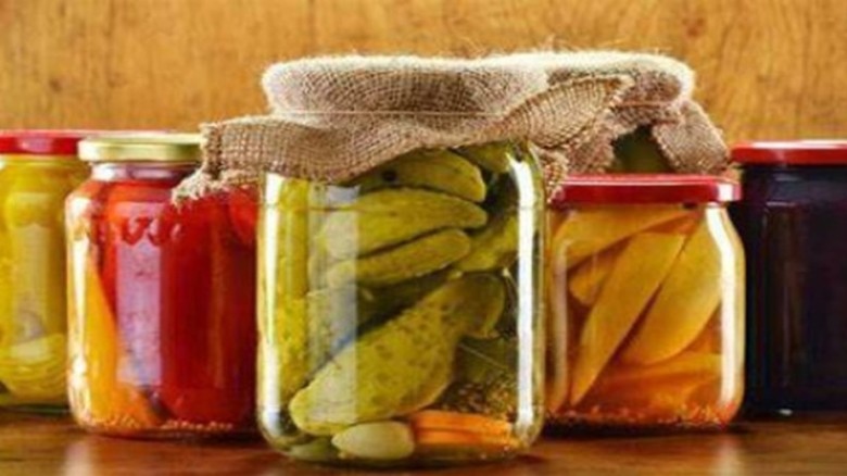 শরতে আচার সংরক্ষণ: দীর্ঘদিন সুস্বাদু রাখার সহজ কৌশ...