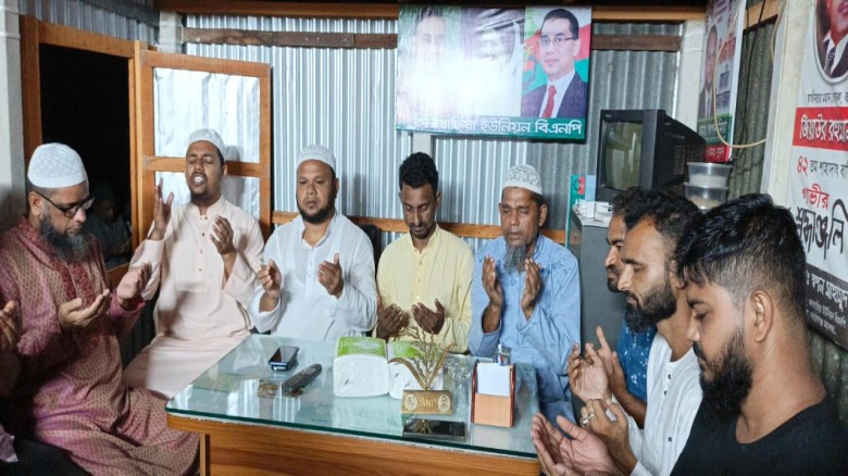 ‎ ‎বন্দরে আশার সুস্থতা কামনায় স্বপন ও হাসানের উদ্য...