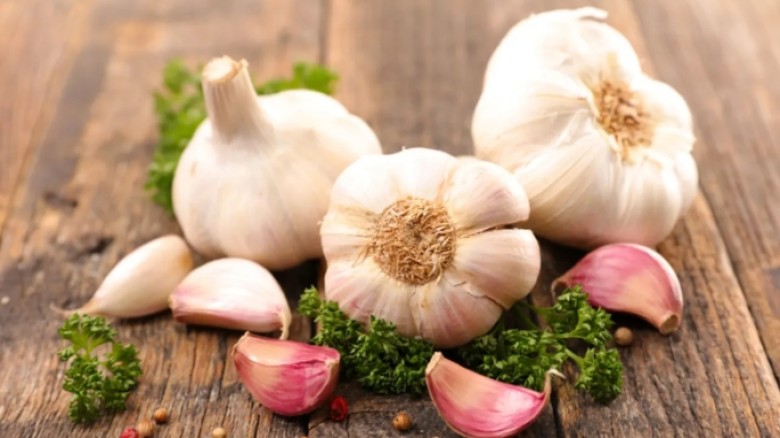 রক্তচাপ কম থাকলে – রসুন ব্লাড প্রেশার আরও কমিয়ে দি...