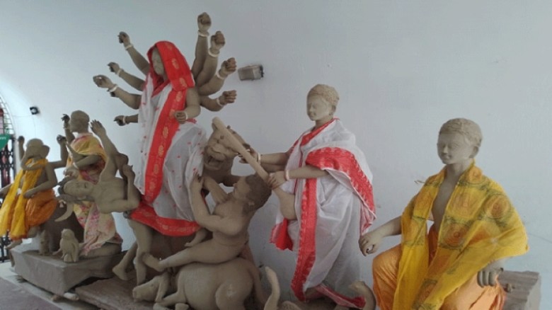 ধামরাইয়ে ১৯৮টি মণ্ডপে চলছে দুর্গাপূজার প্রস্তুতি...