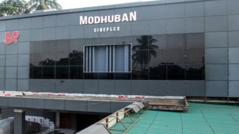 চার বছরের মধ্যেই ঝুঁকিতে সিনেমা হল ব্যবসা, বন্ধ মধ...