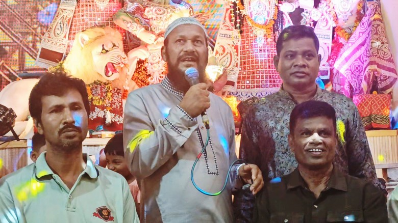 শুভেচ্ছা বিনিময়ের মাধ্যমে বন্দরের ২৮টি দুর্গাপূজা মন্ডপে এমপি প্রার্থী মাকসুদ হোসেনের আর্থিক অনুদান