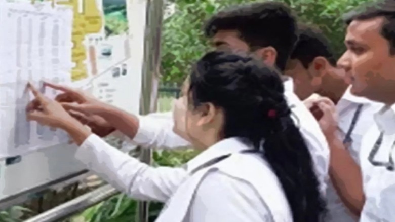 চলতি বছরের এইচএসসি ও সমমান পরীক্ষার ফল পুনঃনিরীক্ষ...