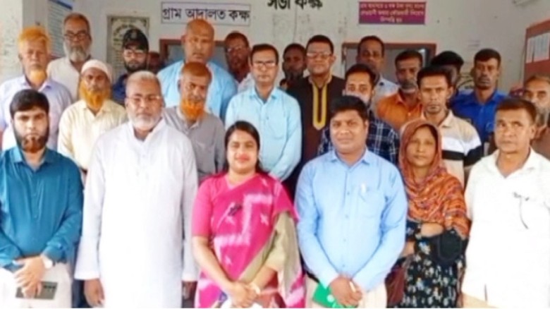 ১০ থেকে ২০ টাকা ফি জমা দিয়ে মিলছে ন্যায় বিচার,বেশ ...