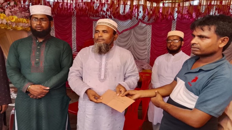 ভিন্ন ধর্মাবলম্বী দরিদ্র পরিবারের পাশে জামায়াত নেত...