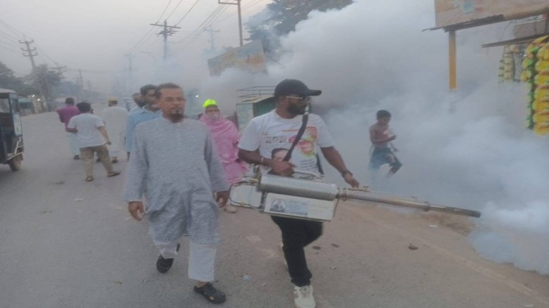 ডেঙ্গু নির্মূল কার্যক্রমে নারায়ণগঞ্জ-৫ আসনে মাসুদু...