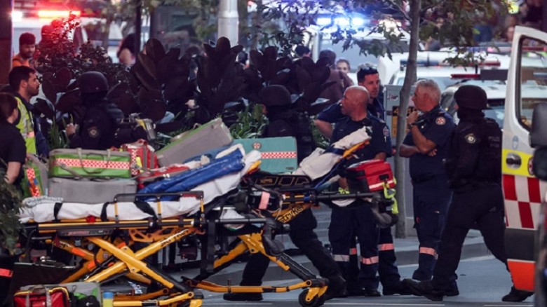 সিডনির সমুদ্র সৈকতে বন্দুকধারীর গুলিতে নিহত ১০...