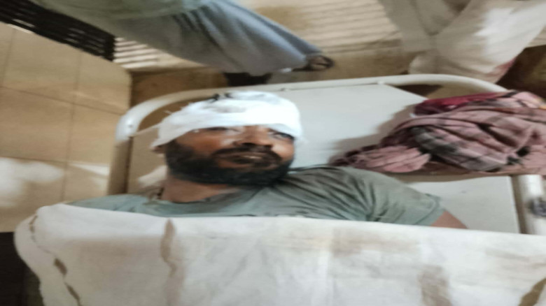 বন্দরে ড্রেজার ব্যবসা ও মাদকের প্রতিবাদ করায় যুবকক...