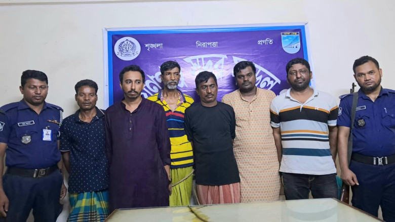 পুলিশ বিশেষ অভিযান চালিয়ে নিষিদ্ধ ঘোষিত 